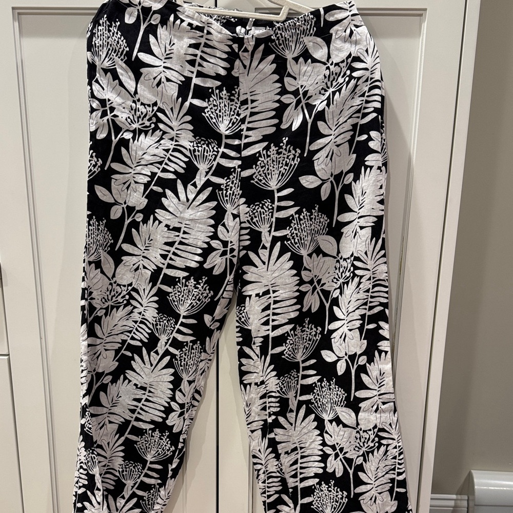 Tahari Floral Black and White Linen Pants